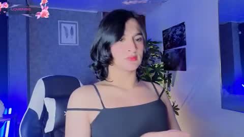 Snapshot of zoee_kiss_ chatting on 06-12-26, 05:39 ZOE online show from 06-12-26, 05:39