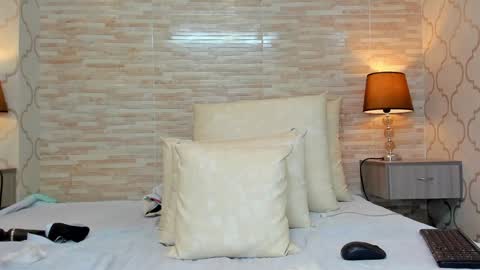 ZoeeSmitth online show from 12-21-24, 02:15