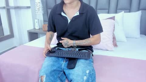 Zoe Krug online show from 02-16-26, 12:23