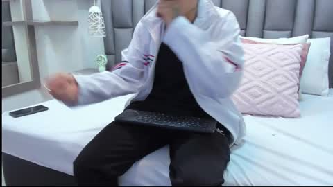 Zoe Krug online show from 03-18-26, 12:19