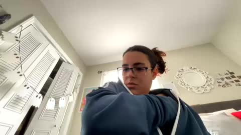 LovelyLatin25 online show from 10-21-25, 05:02
