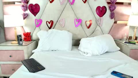 zoelucas online show from 09-24-25, 07:17