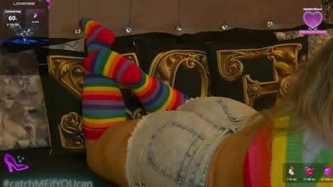 Snapshot of zoemesmerizee chatting on 04-15-26, 05:36 ZoeMesmerize online show from 04-15-26, 05:36