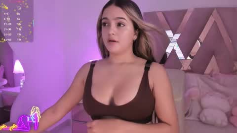 Snapshot of zoemina__ chatting on 09-14-25, 03:33 Antonella Kim online show from 09-14-25, 03:33