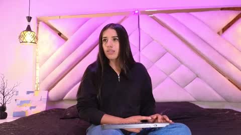 Zoe online show from 04-07-26, 12:16