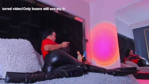 zoevidal_ online show from 02-01-25, 09:08