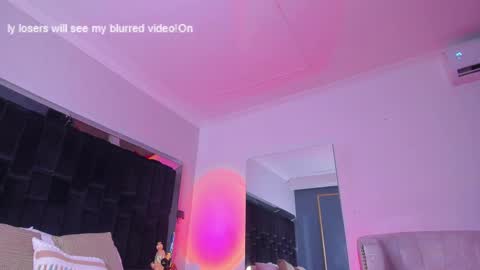 zoevidal_ online show from 02-12-25, 06:09