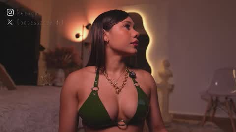 zoevidal_ online show from 03-05-26, 12:12