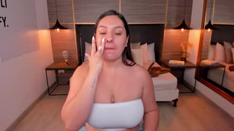 Snapshot of zoevold chatting on 02-13-26, 03:19 ZOE online show from 02-13-26, 03:19