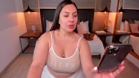 Snapshot of zoevold chatting on 02-22-26, 02:37 ZOE online show from 02-22-26, 02:37