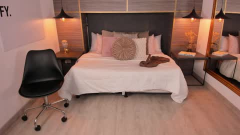 ZOE online show from 04-06-26, 12:28