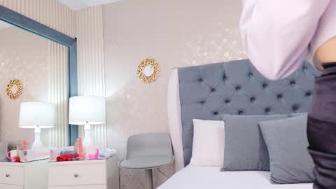Snapshot of zoewilliis chatting on 06-24-26, 11:20 ZoeWilliis online show from 06-24-26, 11:20