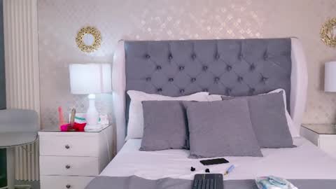 Snapshot of zoewilliis chatting on 07-15-26, 12:32 ZoeWilliis online show from 07-15-26, 12:32