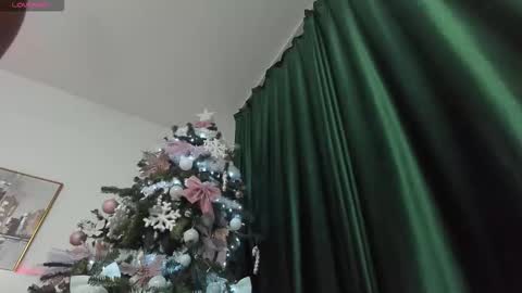 Zoey online show from 12-16-25, 02:33