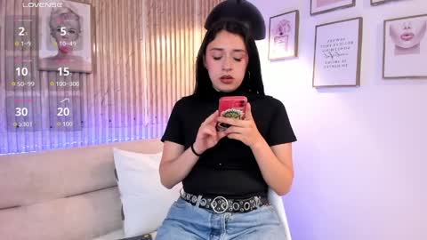 Snapshot of zoey_monroe_ chatting on 04-10-26, 11:59 Zoey online show from 04-10-26, 11:59