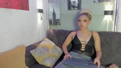 Snapshot of zoey_taylor27 chatting on 02-09-26, 03:43 Zoey online show from 02-09-26, 03:43