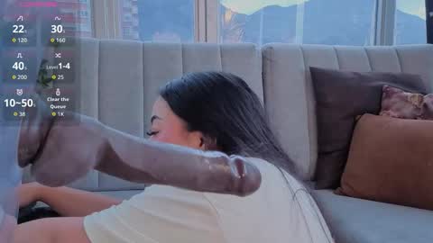 zoey thommpson online show from 10-30-25, 03:24