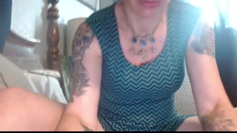 Snapshot of zoeyportland chatting on 07-15-26, 10:59 Zoey Portland online show from 07-15-26, 10:59