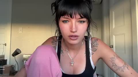 zoeyyb666 online show from 07-03-26, 02:29