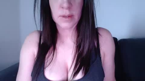 zoibee online show from 02-12-25, 10:56