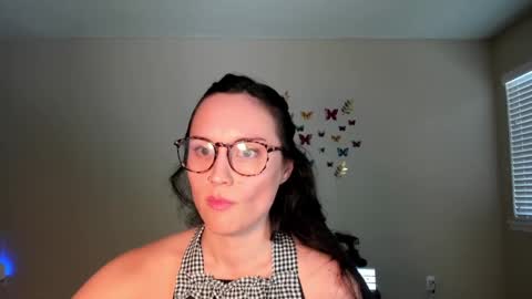 Snapshot of zoiebutterfly chatting on 09-12-25, 10:21 Zoie online show from 09-12-25, 10:21