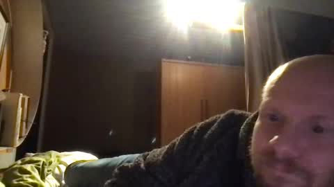 Snapshot of zolexthomas chatting on 10-31-25, 06:42 zolexthomas online show from 10-31-25, 06:42