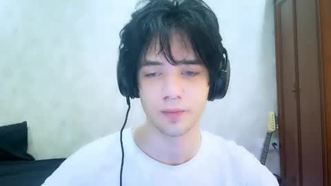 Snapshot of zombde32 chatting on 05-16-26, 12:26 Zombdeeeee online show from 05-16-26, 12:26