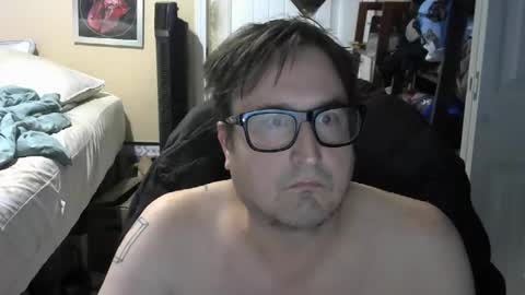 Snapshot of zone45887003 chatting on 12-19-25, 09:38 daddybighardonlate online show from 12-19-25, 09:38