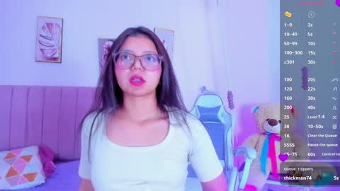 Zoe online show from 04-07-26, 12:05