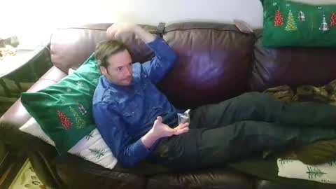 Snapshot of zorakload chatting on 02-04-26, 02:39 Jesse online show from 02-04-26, 02:39