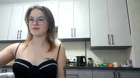 zoriana20 online show from 10-21-25, 08:31