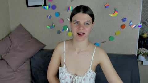 Snapshot of zorianaa_ chatting on 05-25-26, 09:10 Zoriana online show from 05-25-26, 09:10