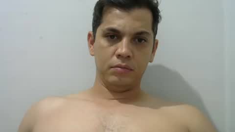 Snapshot of zoro_00 chatting on 12-14-25, 01:11 zoro_00 online show from 12-14-25, 01:11