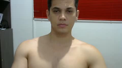 Snapshot of zoro_00 chatting on 03-01-26, 12:12 zoro_00 online show from 03-01-26, 12:12