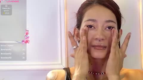 Snapshot of zorravioleta chatting on 06-18-26, 01:48 Violeta online show from 06-18-26, 01:48