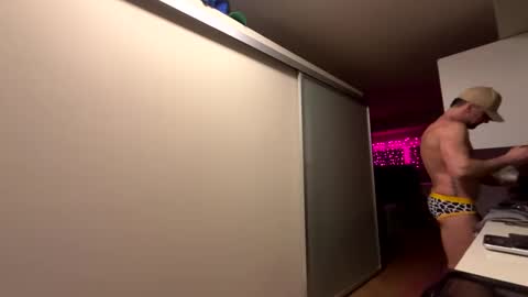 Zuko online show from 02-26-25, 12:58