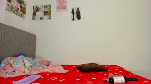 Snapshot of zule__williams chatting on 06-24-26, 08:46 zule online show from 06-24-26, 08:46