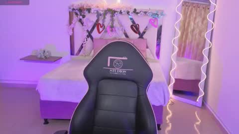 ZURY   online show from 10-16-25, 11:33