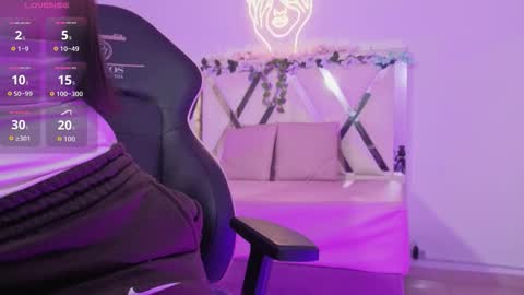 ZURY   online show from 03-20-26, 11:37