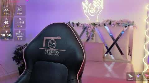 Snapshot of zury_tay chatting on 04-20-26, 11:46 ZURY online show from 04-20-26, 11:46