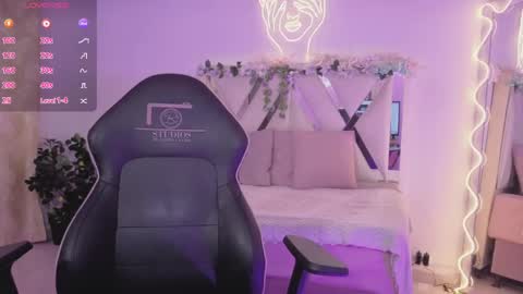 Snapshot of zury_tay chatting on 04-27-26, 11:52 ZURY online show from 04-27-26, 11:52