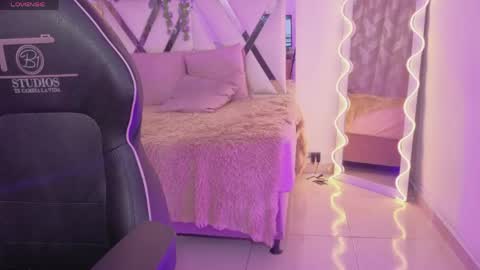 Snapshot of zury_tay chatting on 05-26-26, 03:13 ZURY online show from 05-26-26, 03:13