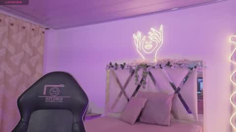 Snapshot of zury_tay chatting on 05-27-26, 04:09 ZURY online show from 05-27-26, 04:09