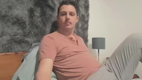 Snapshot of zyonart chatting on 11-15-25, 09:21 Artnoyz Shower online show from 11-15-25, 09:21