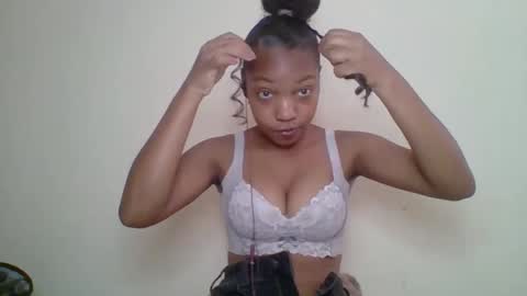 zyraelle_01 online show from 05-11-26, 11:49