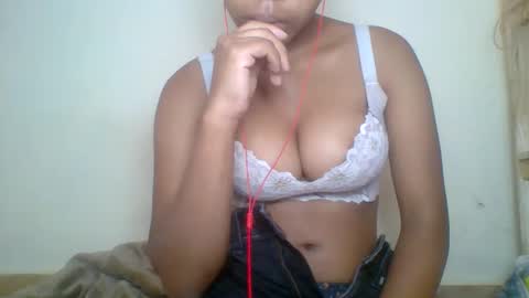 zyraelle_01 online show from 06-01-26, 05:53