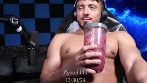 Snapshot of zyzz4444 chatting on 12-31-24, 03:45 Greek God online show from 12-31-24, 03:45