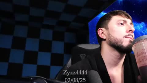 Snapshot of zyzz4444 chatting on 02-08-25, 05:18 Greek God online show from 02-08-25, 05:18