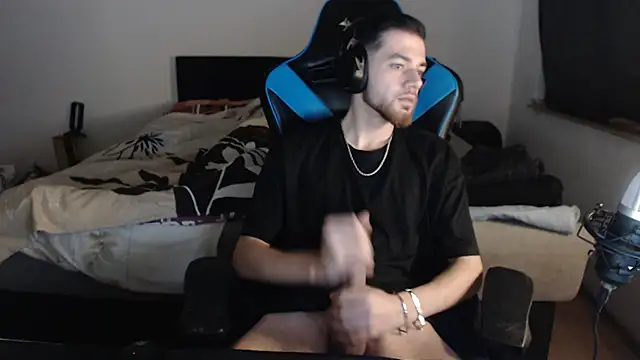 Snapshot of AlbanerYaro45 chatting on 12-23-24, 04:17 AlbanerYaro45 online show from 12-23-24, 04:17