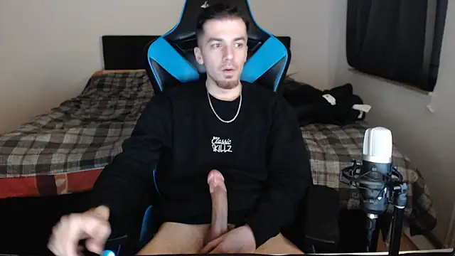 Snapshot of AlbanerYaro45 chatting on 02-06-25, 12:11 AlbanerYaro45 online show from 02-06-25, 12:11